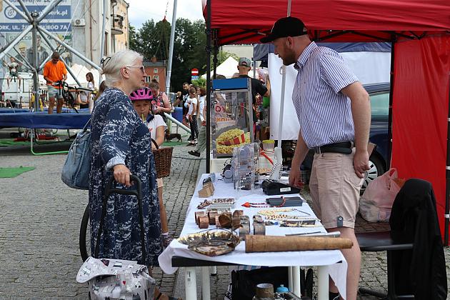 Kolorowe stoiska, regionalne smaki i rękodzieło – magia Jarmarku św. Jakuba!
