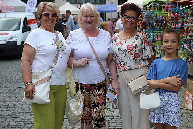 Kolorowe stoiska, regionalne smaki i rękodzieło – magia Jarmarku św. Jakuba!