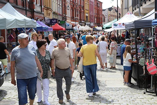 Kolorowe stoiska, regionalne smaki i rękodzieło – magia Jarmarku św. Jakuba!