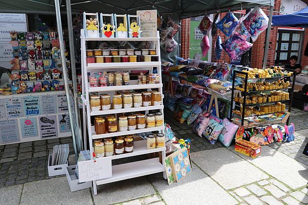 Kolorowe stoiska, regionalne smaki i rękodzieło – magia Jarmarku św. Jakuba!