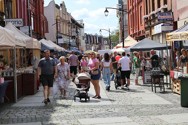 Kolorowe stoiska, regionalne smaki i rękodzieło – magia Jarmarku św. Jakuba!