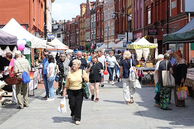 Kolorowe stoiska, regionalne smaki i rękodzieło – magia Jarmarku św. Jakuba!