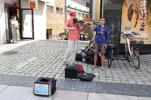 Kolorowe stoiska, regionalne smaki i rękodzieło – magia Jarmarku św. Jakuba!