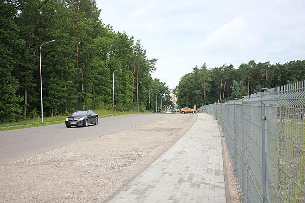 Nowy chodnik przy Cmentarzu Parafialnym już dostępny dla pieszych