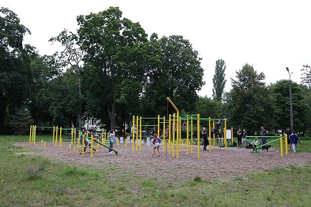 Aktywne spędzanie wakacji na zajęciach z kalisteniki