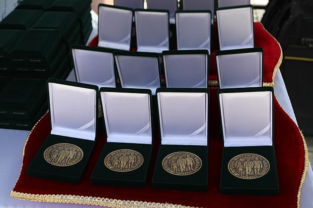 Z okazji jubileuszu lęborscy harcerze z nowym sztandarem