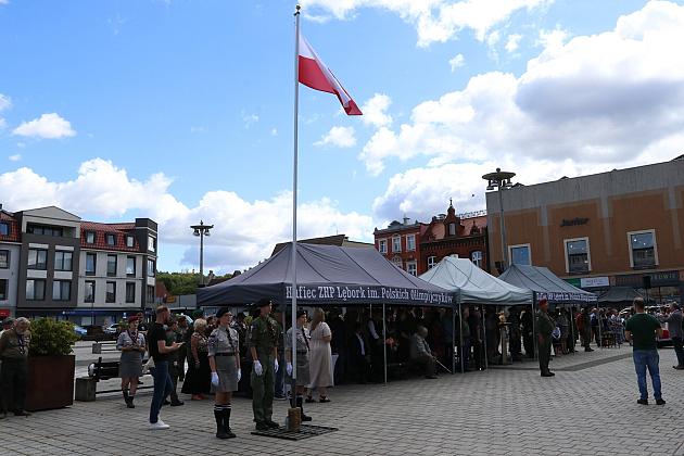 Z okazji jubileuszu lęborscy harcerze z nowym sztandarem