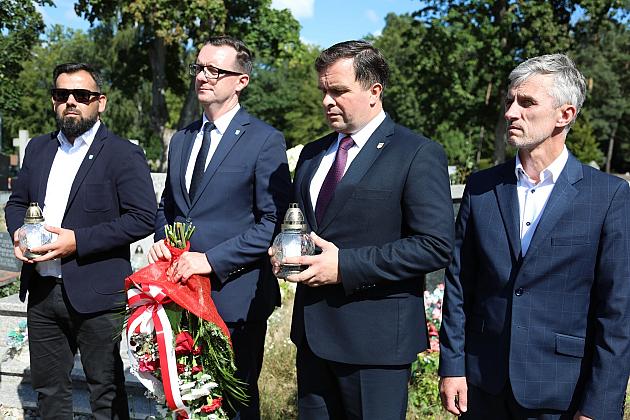 Pamięć, która zobowiązuje – w Lęborku uczczono 86. rocznicę wybuchu II wojny światowej