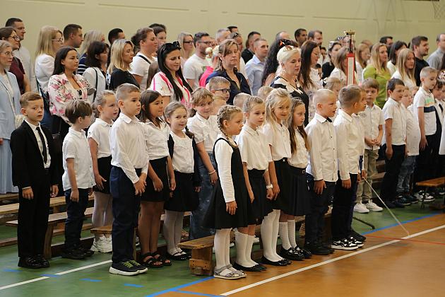 Ślubowanie nowych uczniów Szkoły Podstawowej nr 8