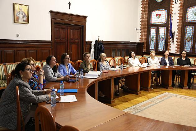 W ratuszu o przeciwdziałaniu przemocy domowej oraz profilaktyce uzależnień