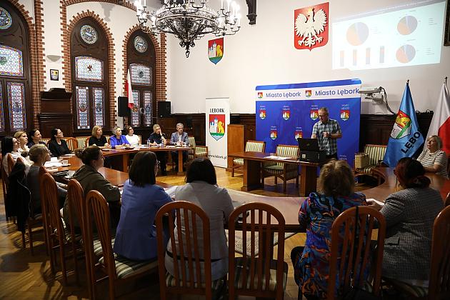 W ratuszu o przeciwdziałaniu przemocy domowej oraz profilaktyce uzależnień