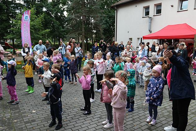 Rodzinno - sportowy piknik w Przedszkolu nr 10