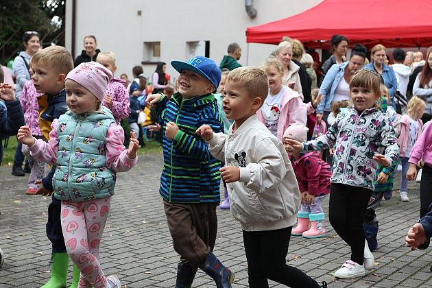 Rodzinno - sportowy piknik w Przedszkolu nr 10