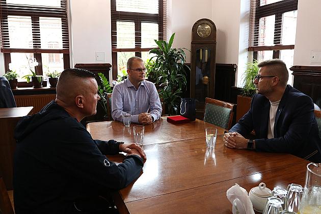 Wizyta w ratuszu sekretarza generalnego Polskiej Unii Karate. Już w sobotę wielkie emocje