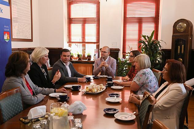 Aktywni, zaangażowani, inspirujący – seniorzy rozpoczęli swoje święto w Lęborku