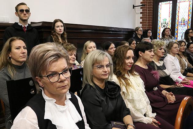 Nagrody dla nauczycieli i dyrektorów z okazji Dnia Edukacji Narodowej