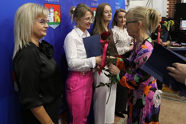 Nagrody dla nauczycieli i dyrektorów z okazji Dnia Edukacji Narodowej