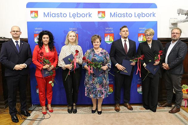 Nagrody dla nauczycieli i dyrektorów z okazji Dnia Edukacji Narodowej