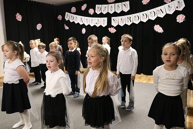 Z uśmiechem i wzruszeniem - Dzień Edukacji Narodowej w Przedszkolu nr 9