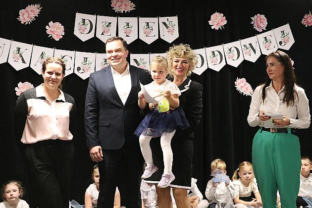 Z uśmiechem i wzruszeniem - Dzień Edukacji Narodowej w Przedszkolu nr 9