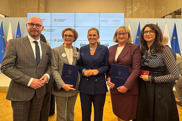 Wielkie wyróżnienie dla dyrektor SP3 – Mariola Małecka z tytułem „Profesorem Oświaty”