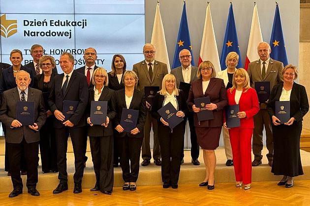 Wielkie wyróżnienie dla dyrektor SP3 – Mariola Małecka z tytułem „Profesorem Oświaty”