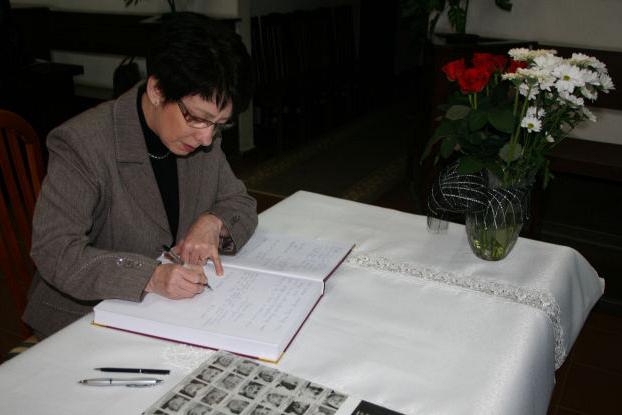 Księga Kondolencyjna wyłożona