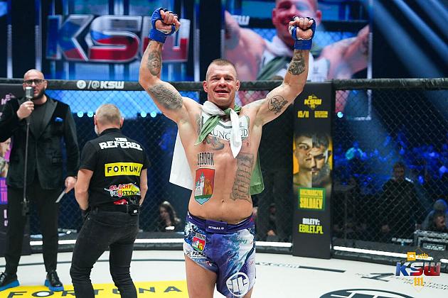 Mateusz Pawlik wygrywa w Czechach i promuje Lębork!