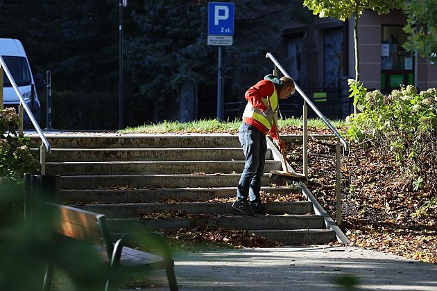 Dbają o porządek na skwerach i w parkach