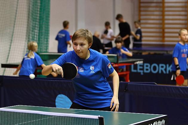 „Równe szanse przy stole” – młodzi tenisiści pokazali klasę!