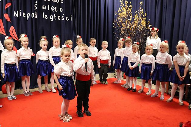 Radośnie i z dumą o Polsce – wieczornica patriotyczna w Przedszkolu nr 6