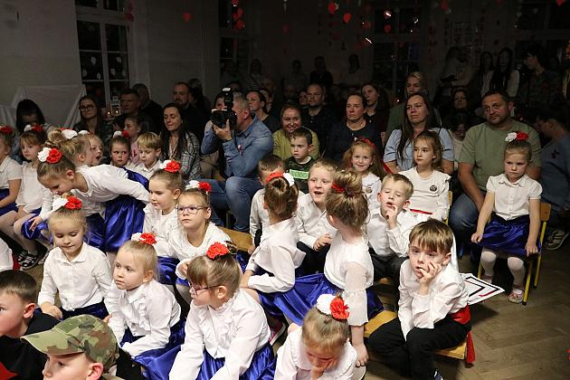 Radośnie i z dumą o Polsce – wieczornica patriotyczna w Przedszkolu nr 6