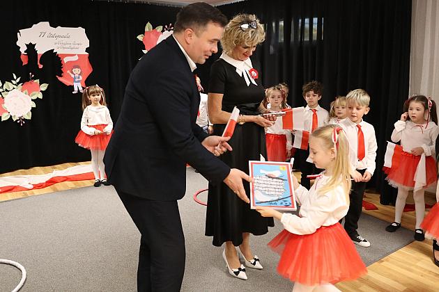 Małe serca dla Niepodległej – patriotyczna akademia w Przedszkolu nr 9