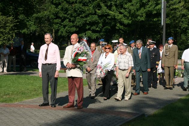 Apel Pamięci i salwa honorowa w Święto Wojska Polskiego 