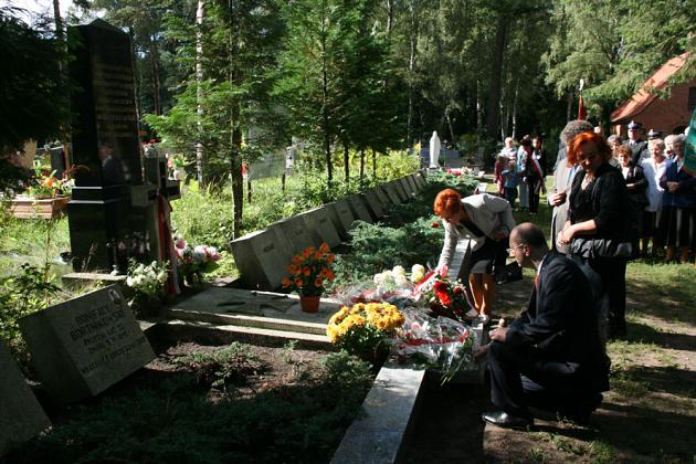 Znicze pamięci w 71. rocznicę wybuchu II wojny światowej 