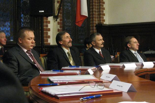 Radni wybrali Przewodniczącego Rady Miejskiej, dzisiaj - ślubowanie Burmistrza 