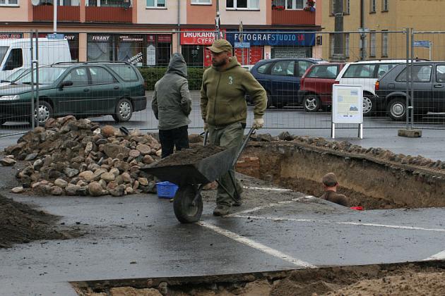 Prace archeologiczne. Tablica wszystko wyjaśni