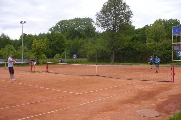 Na kortach turniejowo