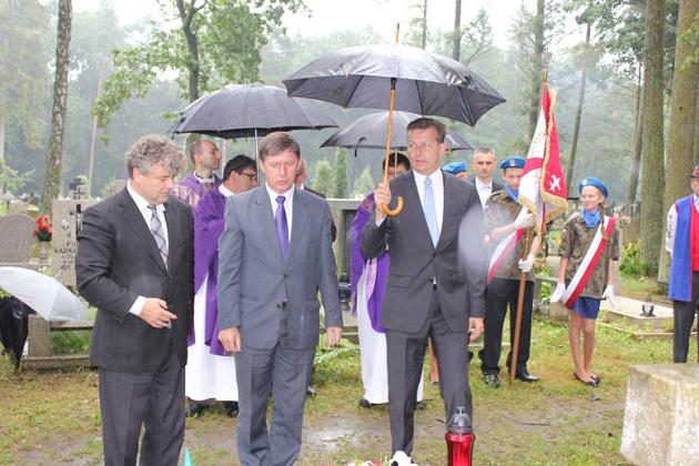 W hołdzie bohaterom i ofiarom II wojny światowej 