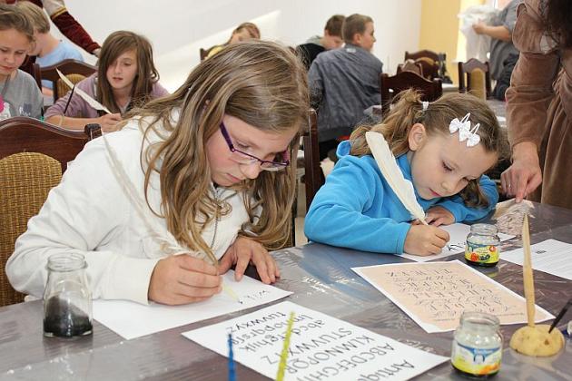 Tanecznym krokiem po murach