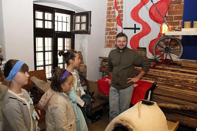 Tanecznym krokiem po murach