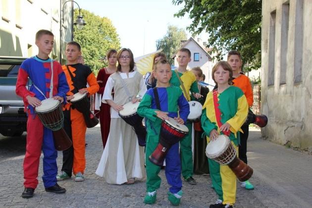 Zatańczyli w średniowiecznym stylu