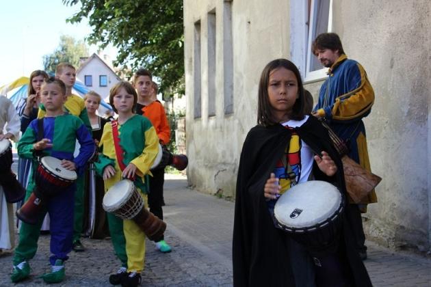 Zatańczyli w średniowiecznym stylu