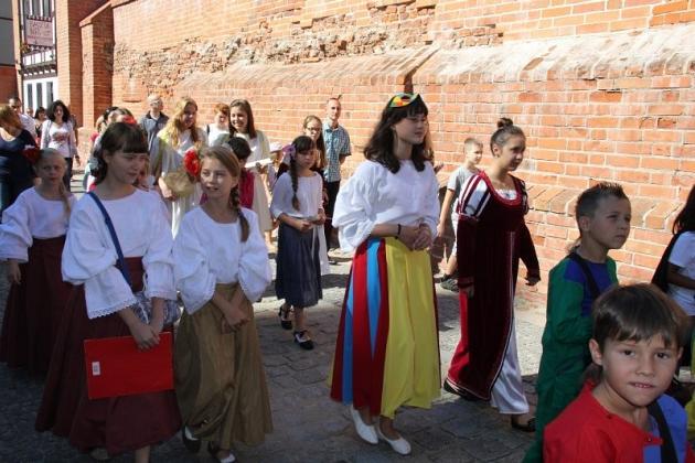 Zatańczyli w średniowiecznym stylu