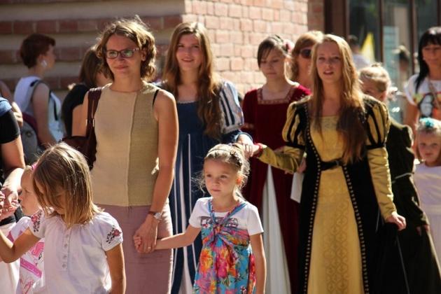 Zatańczyli w średniowiecznym stylu