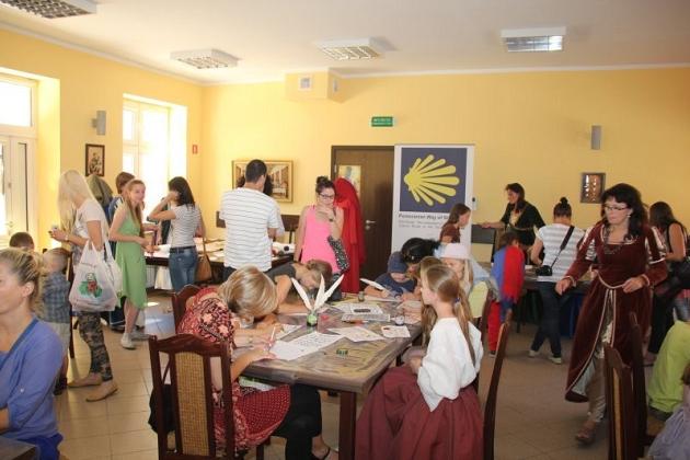 Zatańczyli w średniowiecznym stylu