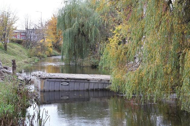 Stary most rozebrany