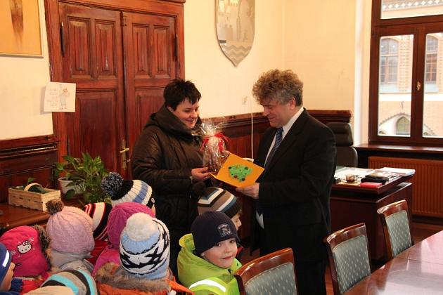 Świąteczna wizyta przedszkolaków w Ratuszu