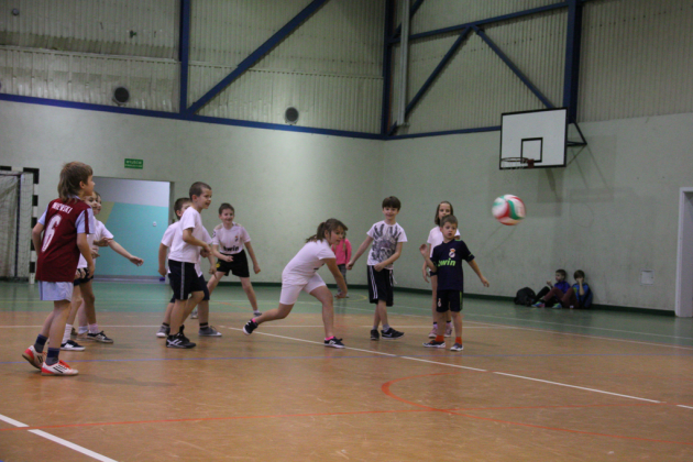 Pierwsze rozgrywki dzieci 