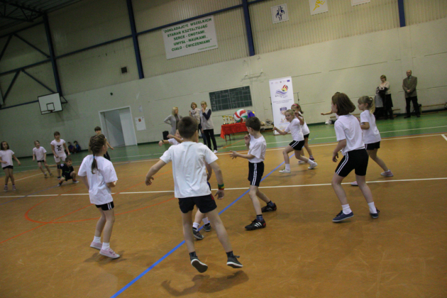 Pierwsze rozgrywki dzieci 